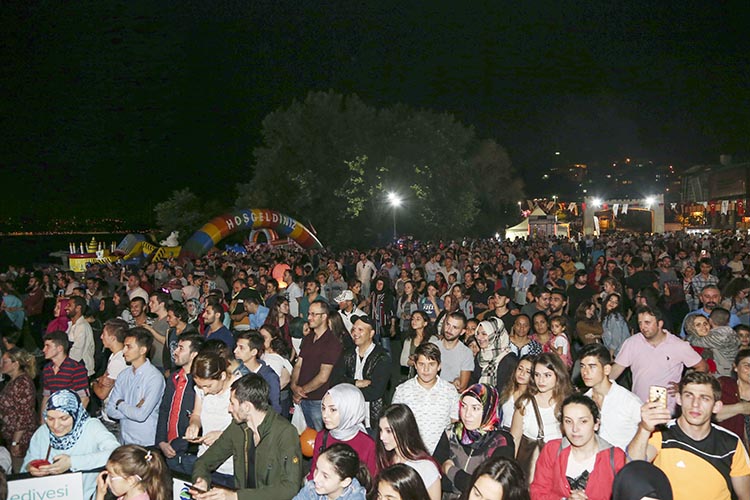 Mustafa Ceceli'den Beykoz’a Ramazan konseri