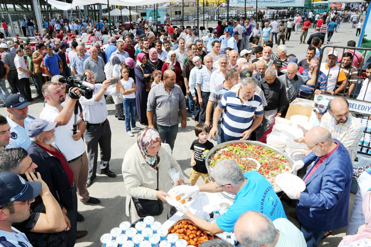 Beykoz'un kurban pazarında renkli anlar yaşandı