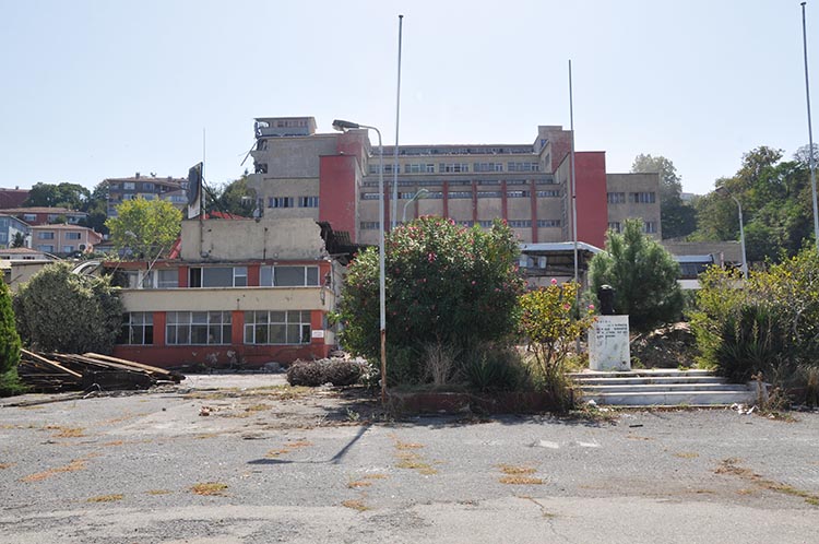 Torunlar Beykoz otelinin ruhsatını aldığını açıkladı