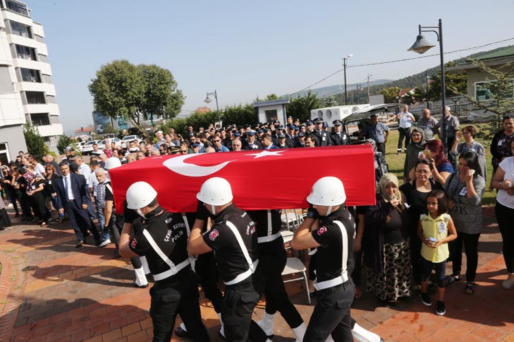 Beykoz'da vefat eden polis memuruna son görev