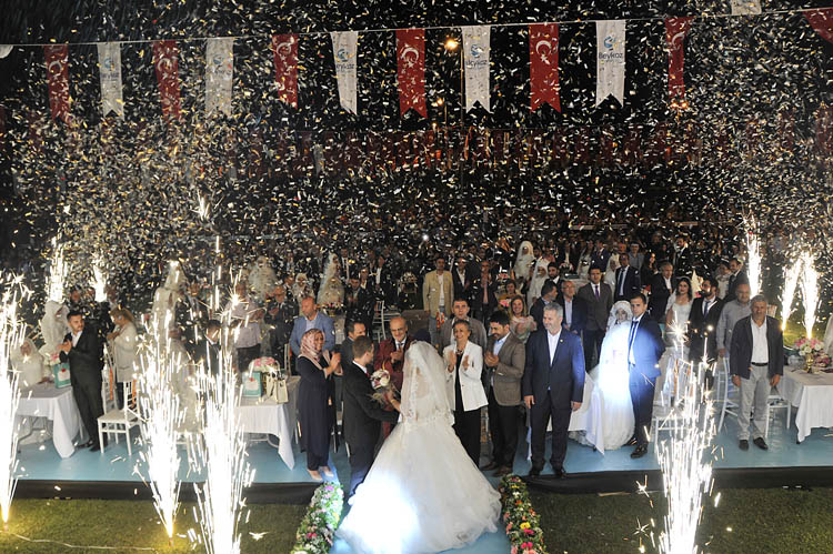Beykoz'da toplu nikah şöleni göz doldurdu