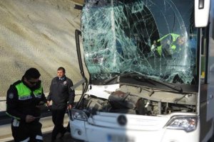 Rize otobüsü Beykoz Riva’da kaza yaptı