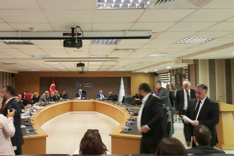 Beykoz Meclisi'nde 10 Kasım gergin geçti