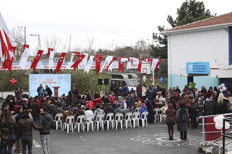 Beykoz’da hamsi festivali bu kez özel çocuklara