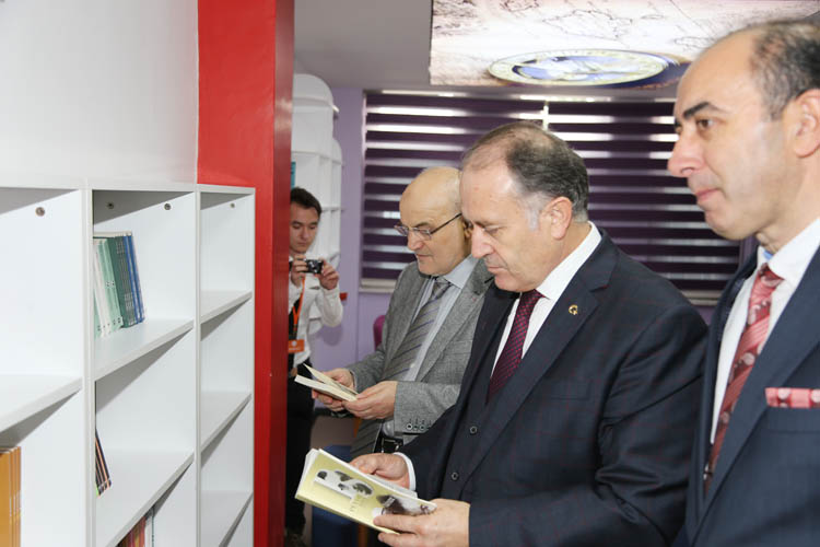 Beykoz'da 'Polis Candır'ın ilk kütüphanesi açıldı
