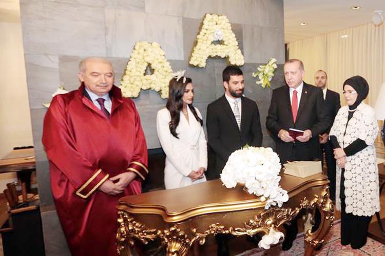 Cumhurbaşkanı Erdoğan Beykoz'da nikah şahidi oldu
