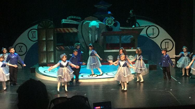 Beykoz'da Küçük tiyatroculardan büyük performans 
