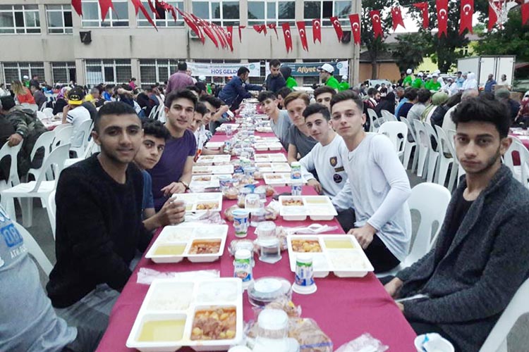 Beykoz’da iftar sofrası sporu buluşturdu