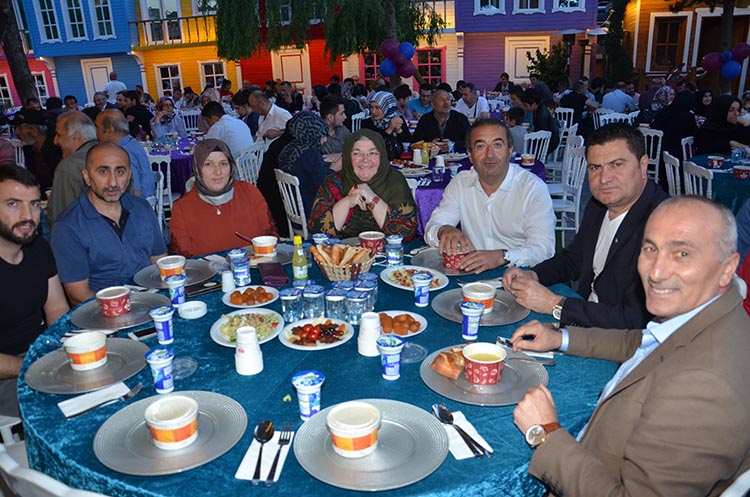 Beykoz’da Trabzonluların iftarı resepsiyon gibiydi