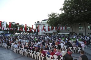 Beykoz Belediye Meydanı’nda son iftar buluşması