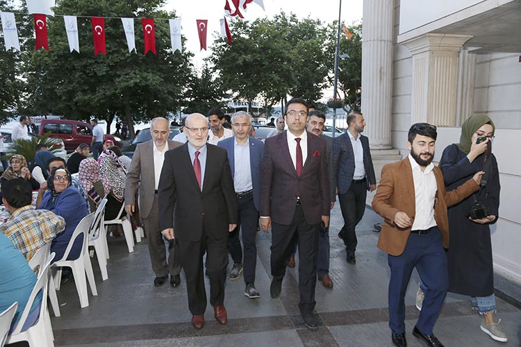 Beykoz Belediye Meydanı’nda son iftar buluşması