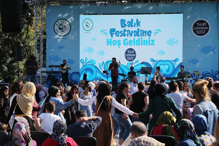 Beykoz'da denize karşı geleneksel balık festivali