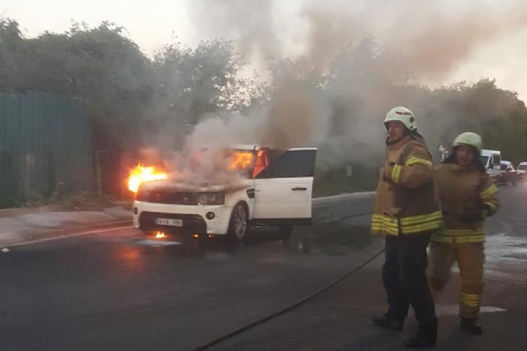 Beykoz Acarlar Mahallesi’nde araç yangını