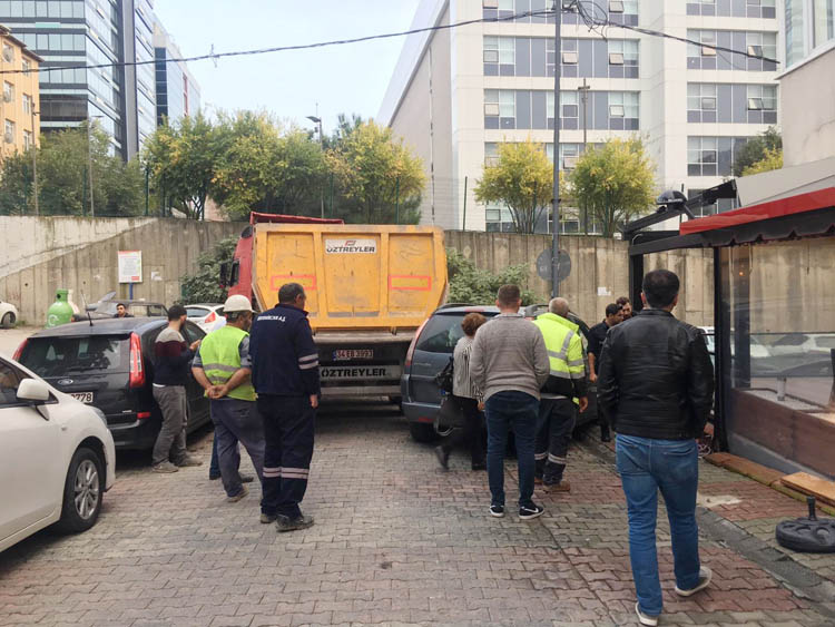 Beykoz Kavacık'ta hafriyat kamyonu terörü