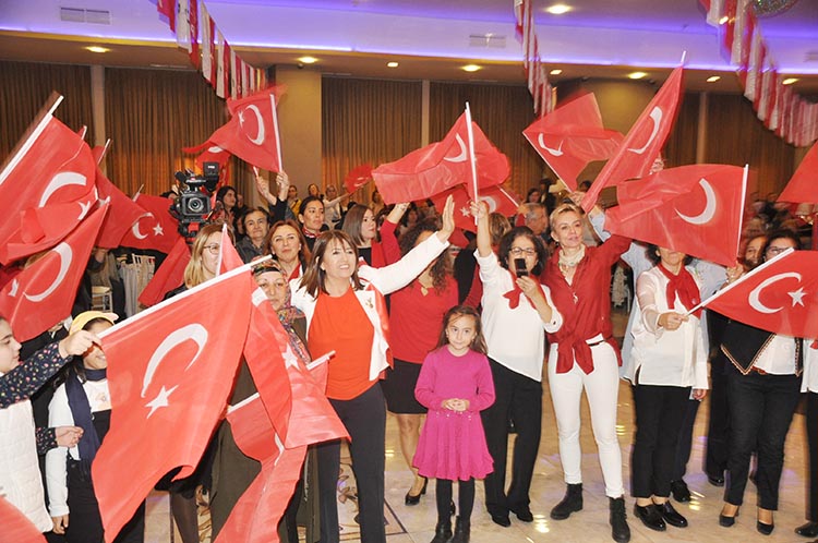 CHP Aday Adayı Gülay Demirel’den demokrasi şöleni