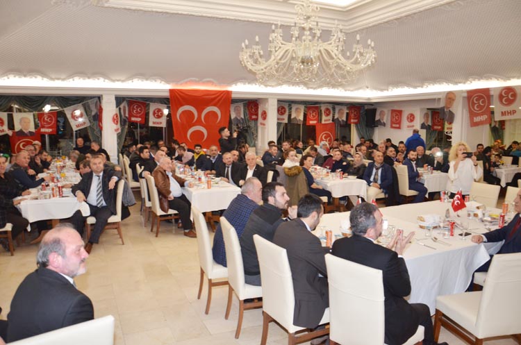 MHP Teşkilatları Beykoz'da salonlara sığmadı