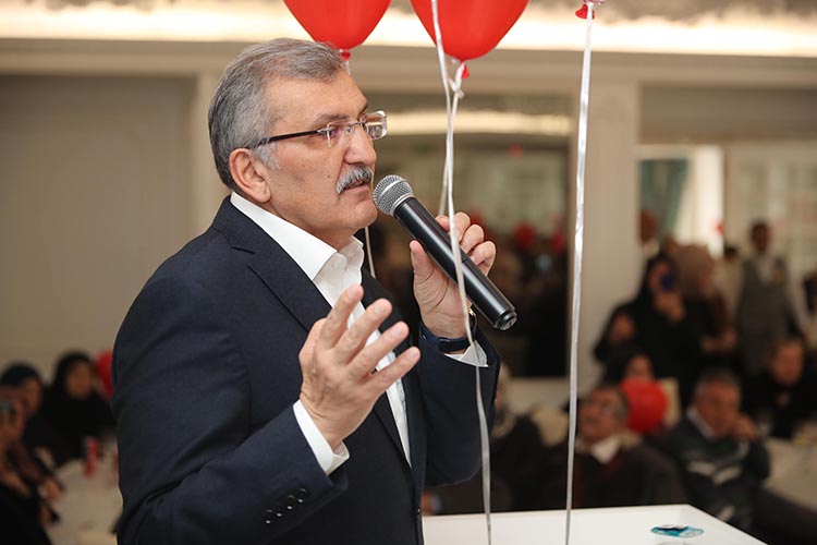 AK Parti Beykoz’da 40 yıllık çiftleri bir araya getirdi