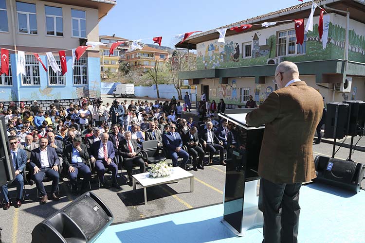 Beykoz’un okullarına 3 yeni kütüphane