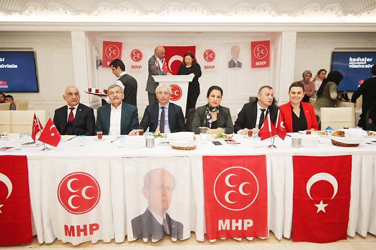 Murat Aydın Beykoz’da MHP’li kadınlarla bir araya geldi