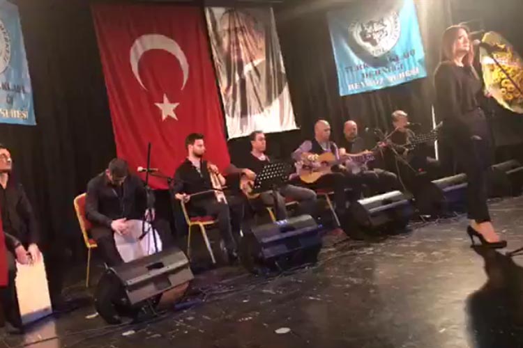 Türk Ocağı Başkanı Beykoz’da türkü söyledi