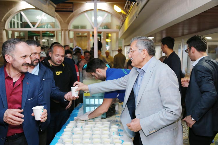 Beykoz'da Ramazan boyu 8 camide limonata ikramı 