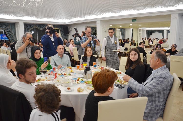 Beykoz'da şehit ve gazi aileleri için iftar sofrası