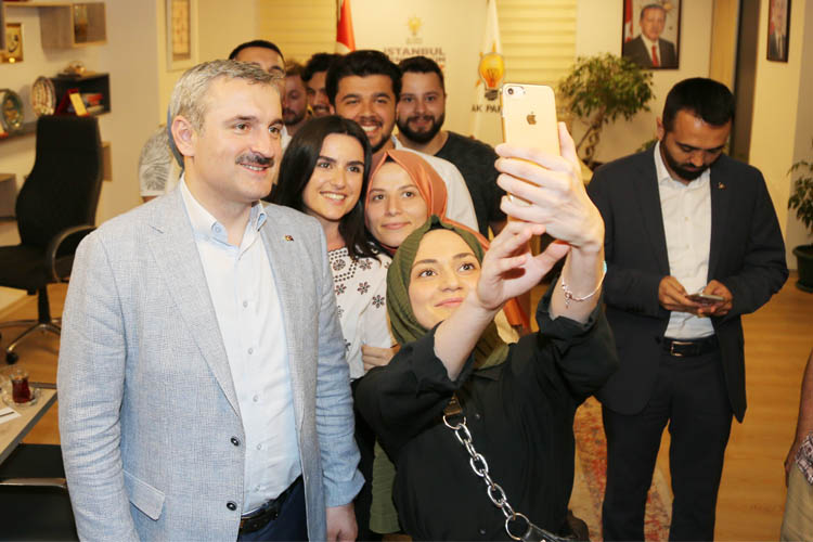 Şenocak'tan AK Parti Beykoz'a ansızın ziyaret