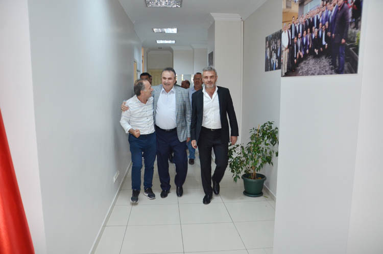 Ahmet Minder, AK Parti Beykoz'u ziyaret etti