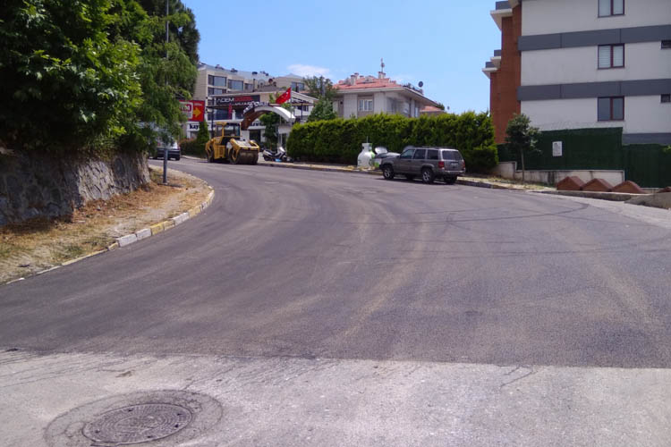Beykoz'da asfaltlama çalışmaları sürüyor