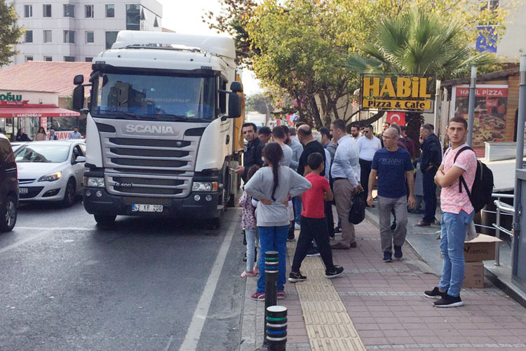 Beykoz Kavacık'ta hafriyat kamyonu bir kadını ezdi