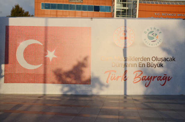 Beykoz'da dünyanın en büyük Türk Bayrağı
