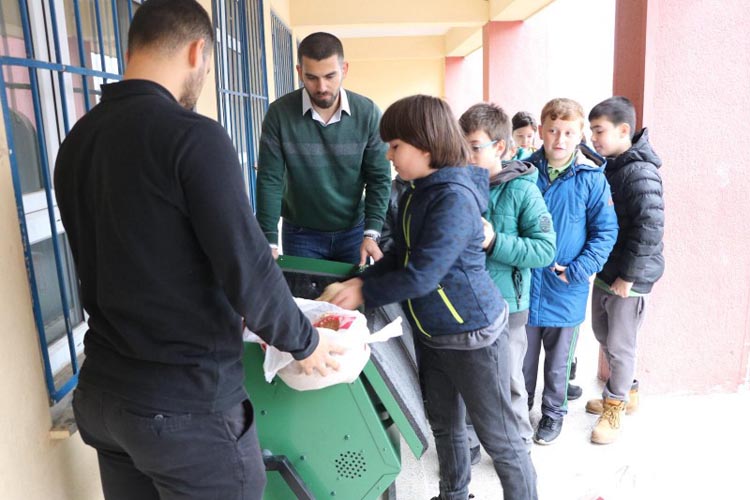 Beykoz'da öğrencilere geri dönüşüm eğitimi veriliyor