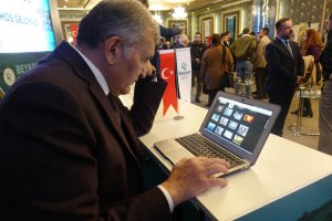 Beykoz Belediye Başkanı, AA'nın fotoğraflarını oyladı