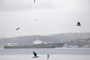 Dev yağ tankerleri Beykoz'dan yan yana geçti