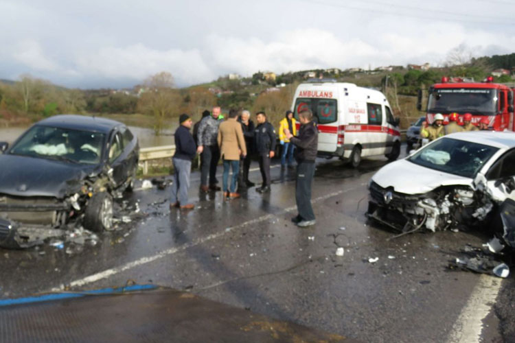 Beykoz Çavuşbaşı'nda trafik kazası 2 yaralı