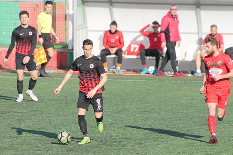 Paşabahçespor ligde kalmayı garantiledi: 2-1