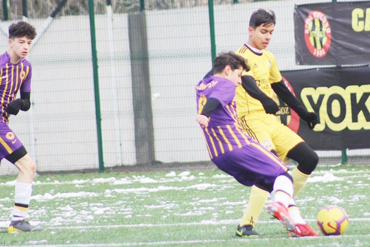 Çubukluspor U15 Gençleri Başıbüyük’ü 4 golle uğurladı