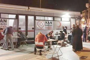 MHP Beykoz, Kızılay'ın bağış çağrısına cevap verdi