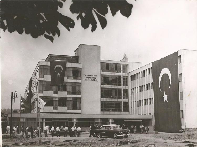 Bülent Ecevit'in Beykoz'da açılışını yaptığı hastane