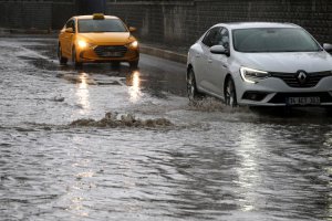 Beykoz'da metrekareye 15 kg yağmur düştü