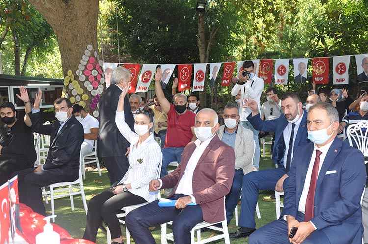 MHP Beykoz’da Oğuzhan Karaman yeniden seçildi