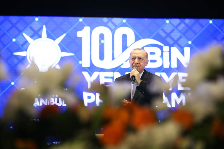 Beykozlu 100 bininci üyenin ödülü Erdoğan'dan