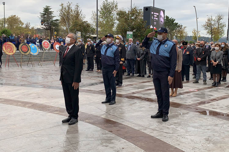 Beykoz'da hayat durdu, Ulu Önder Atatürk anıldı