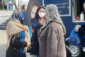 İYİ Partili Kadınlar Beykoz sokaklarını arşınladı