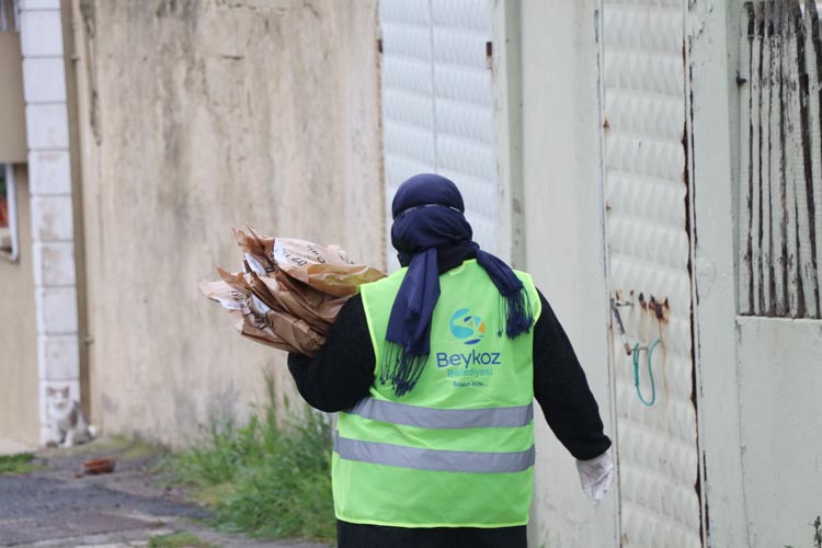 Beykoz’da mahalle mahalle pide dağıtımı başladı  