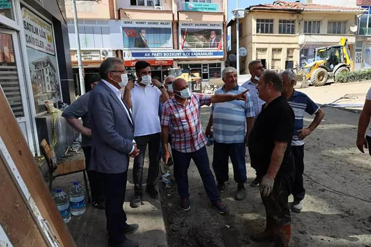 Beykoz Belediye Başkanı Murat Aydın sel bölgesinde