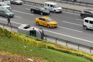 Beykoz Kavacık'ta ticari araç ters döndü 1 yaralı