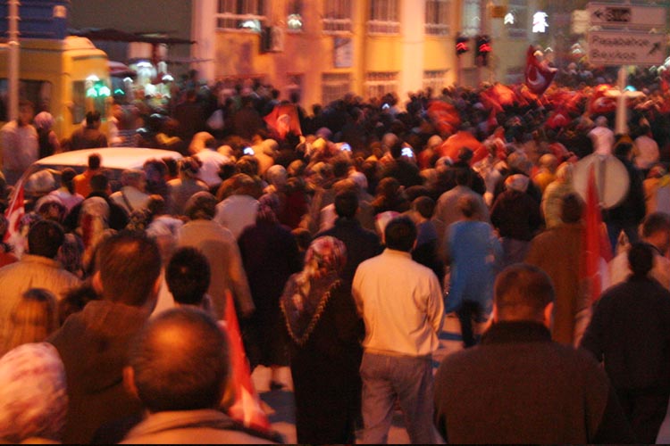 Beykoz’da kentsel dönüşüm mağdurları yürüyüşe hazırlanıyor
