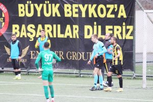 Beykoz'da top toplayıcı çocuk golü kurtardı