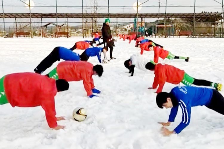 Örnekköy Spor Kulübü kar kış dinlemedi